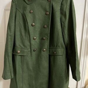 Elegant Green Double-Breasted Women's Coat